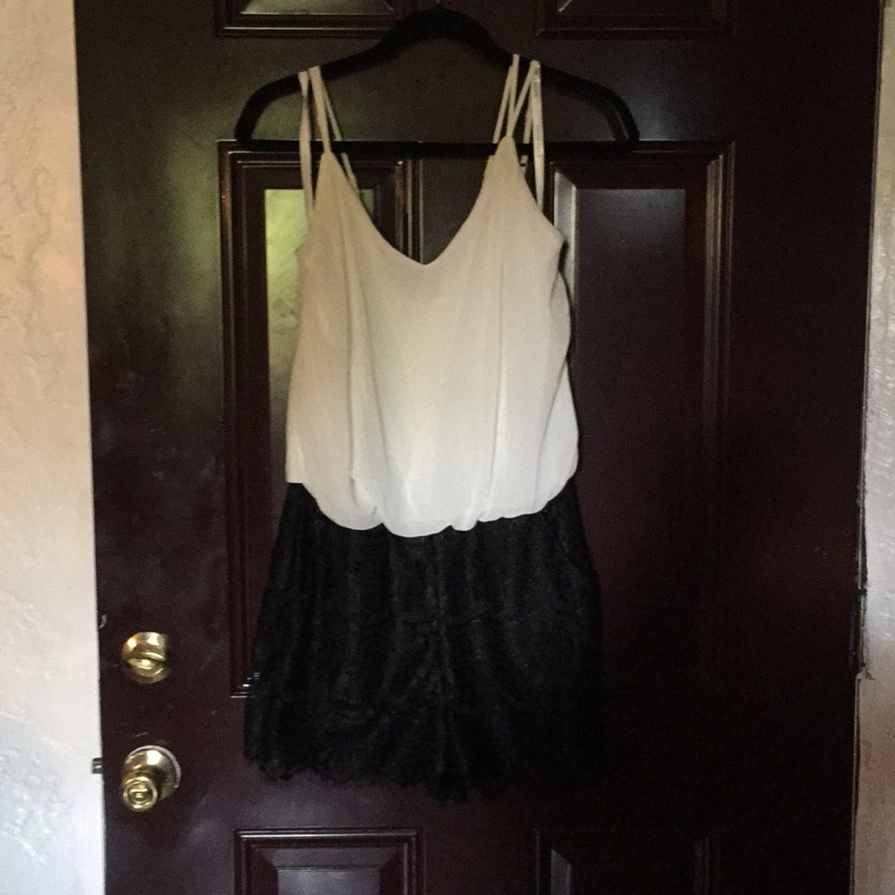NWOT Bisou Bisou romper size 8